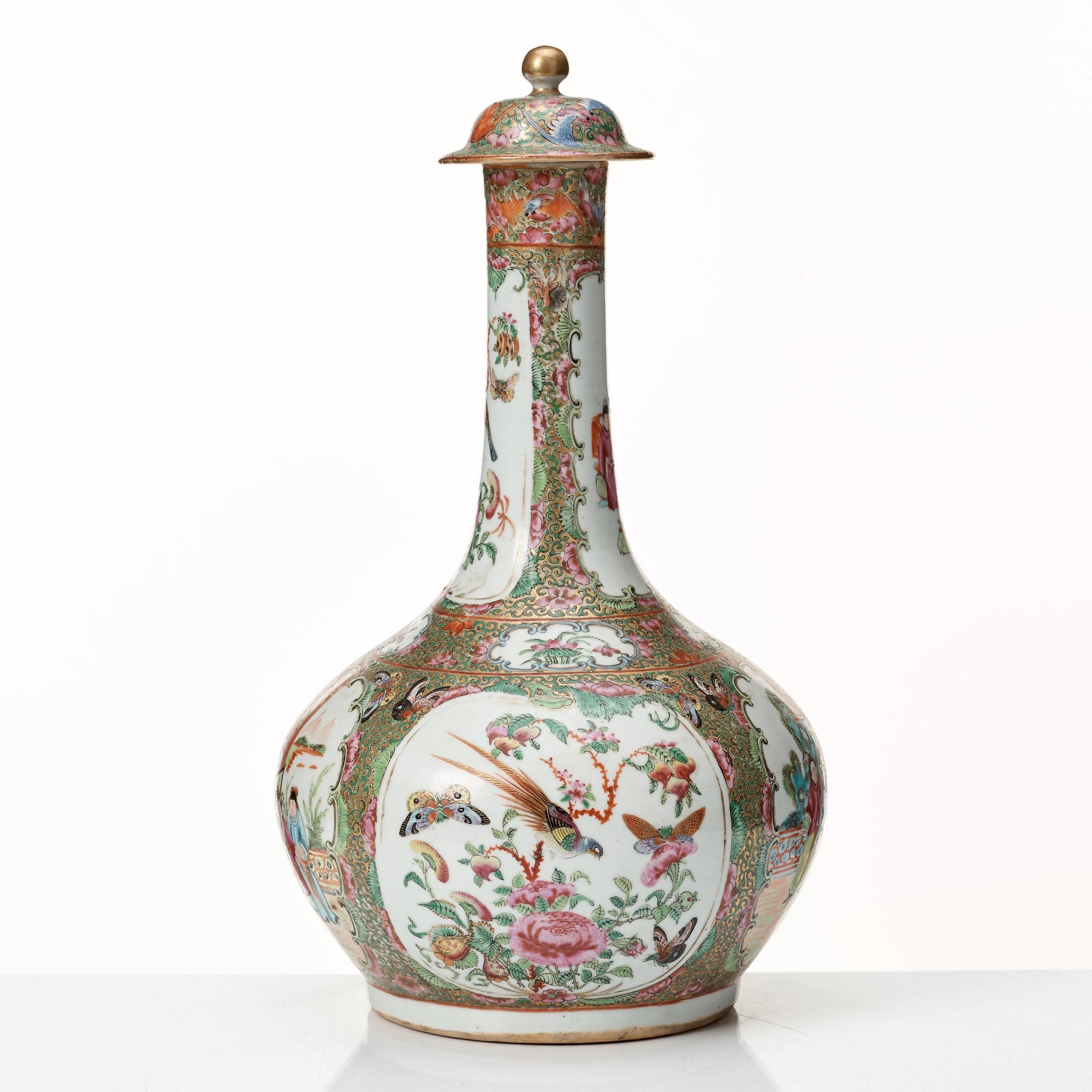 Vas med lock, porslin. Qingdynastin, Kanton, sent 1800-tal.