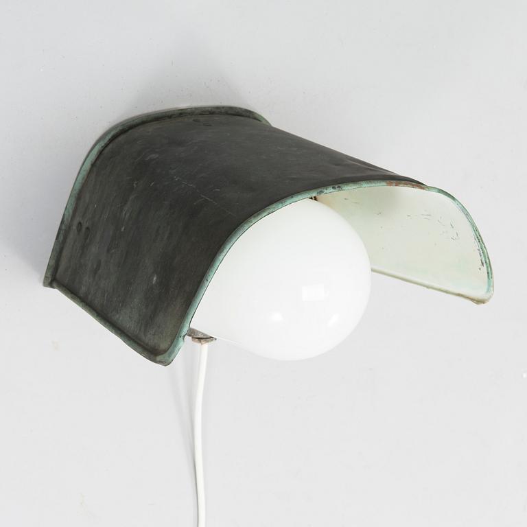 An industrial wall light, manufacturer Sähköliikkeiden Oy (SLO), Finland 1930s-1940s.