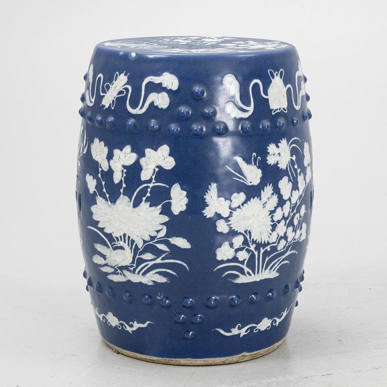 Pall, porslin, Kina, 1900-tal.