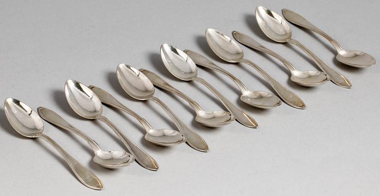 TESKEDAR, 6+6, silver, "Svensk spets", CG Hallberg o GuldsmedsAB, Stockholm, 1922-1928. Ca 205 g.