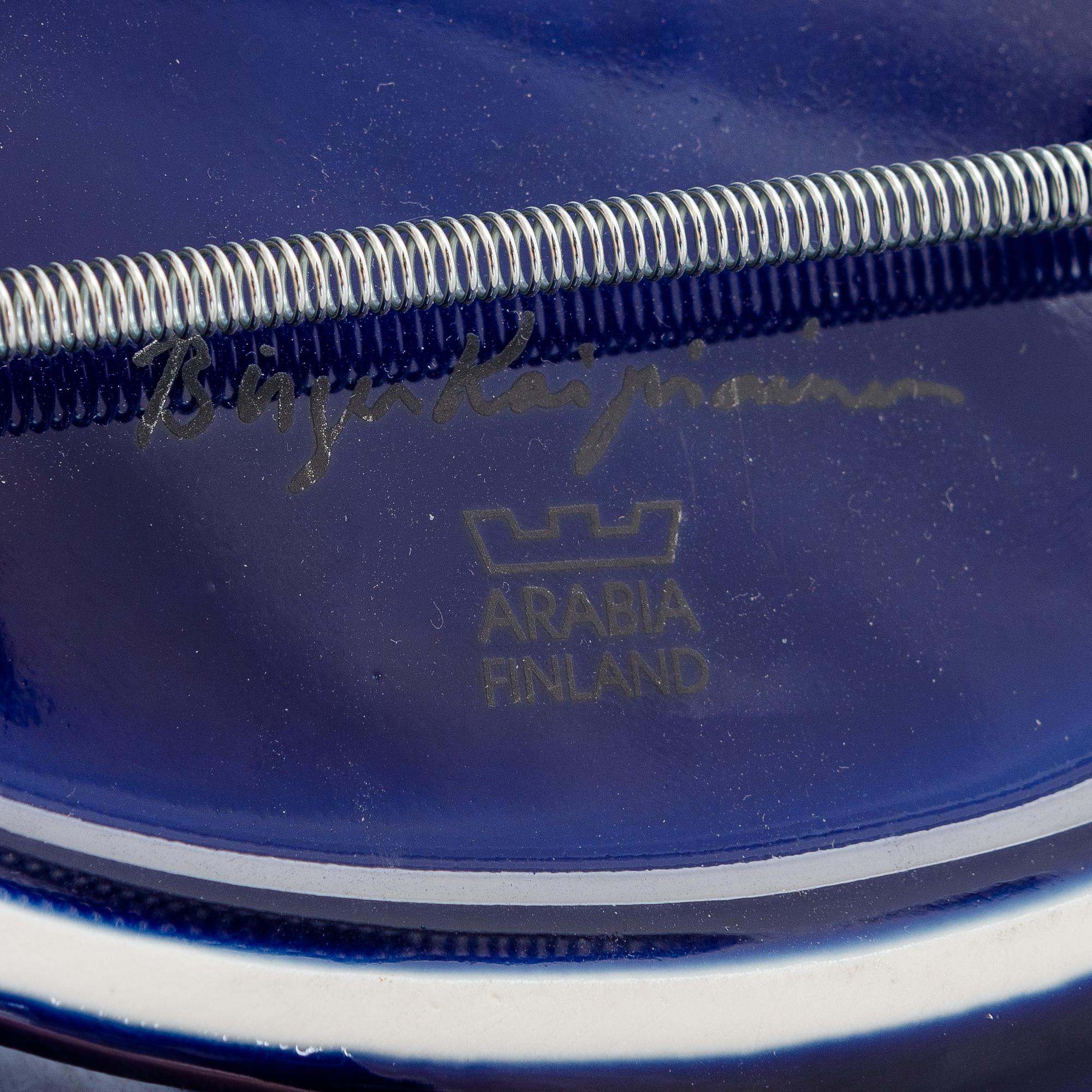 Birger Kaipiainen, koristelautanen, keramiikkaa, signeerattu Birger Kaipiainen, Arabia Finland.