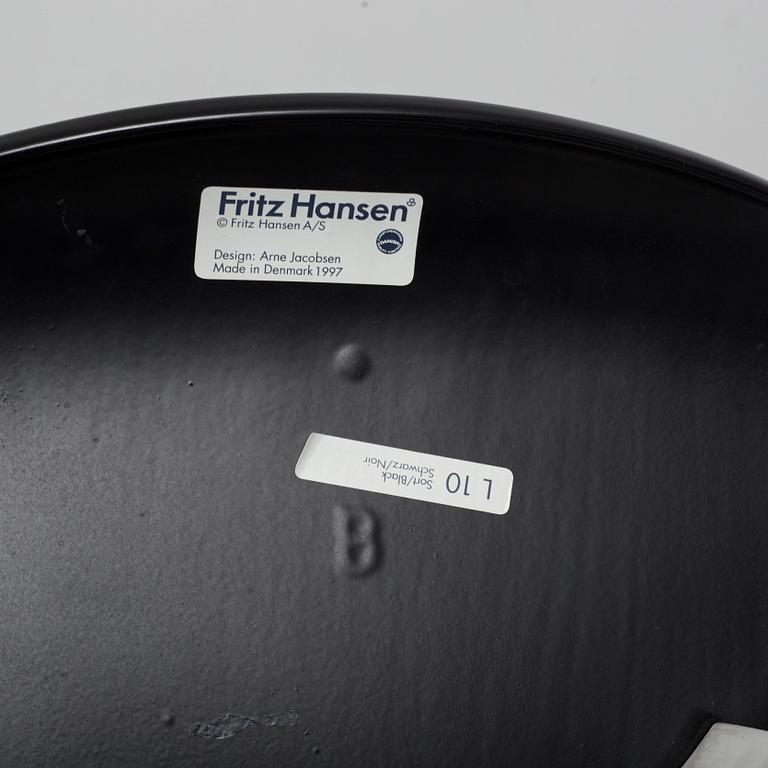 ARNE JACOBSSON, stolar, 7 st, "Sjuan", Fritz Hansen, 1900-talets slut.