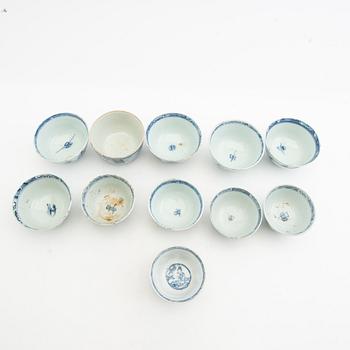 Cups and saucers, 11 + 22 pcs, 17th/18th century, porcelain, China.