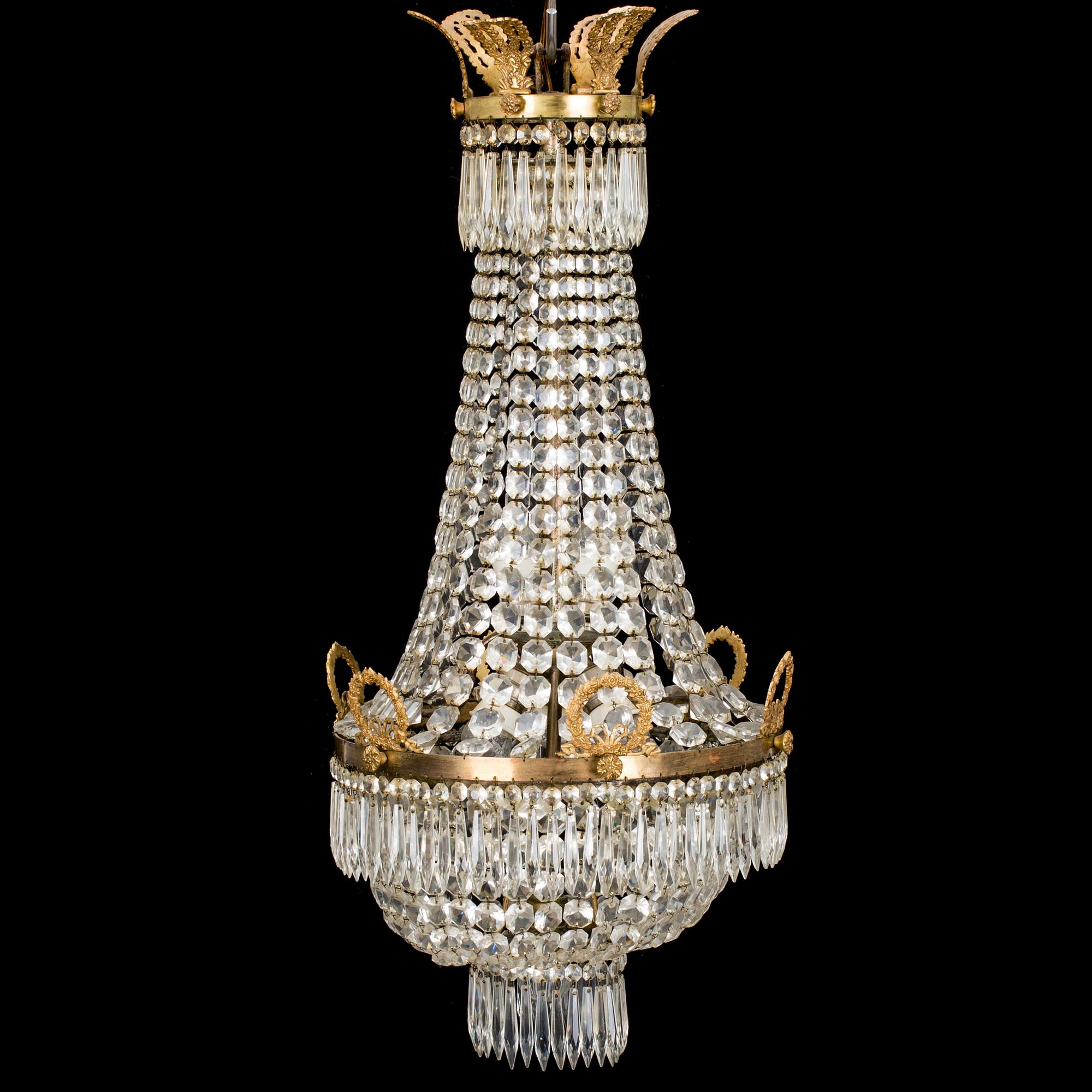 LJUSKRONA, oskariansk stil, omkring 1900. Höjd c:a 94 cm.