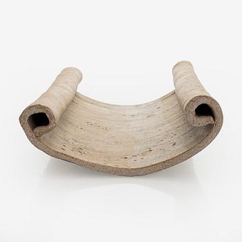 Kyllikki Salmenhaara, veistos, kivitavaraa, "Kierre", signeerattu KS.