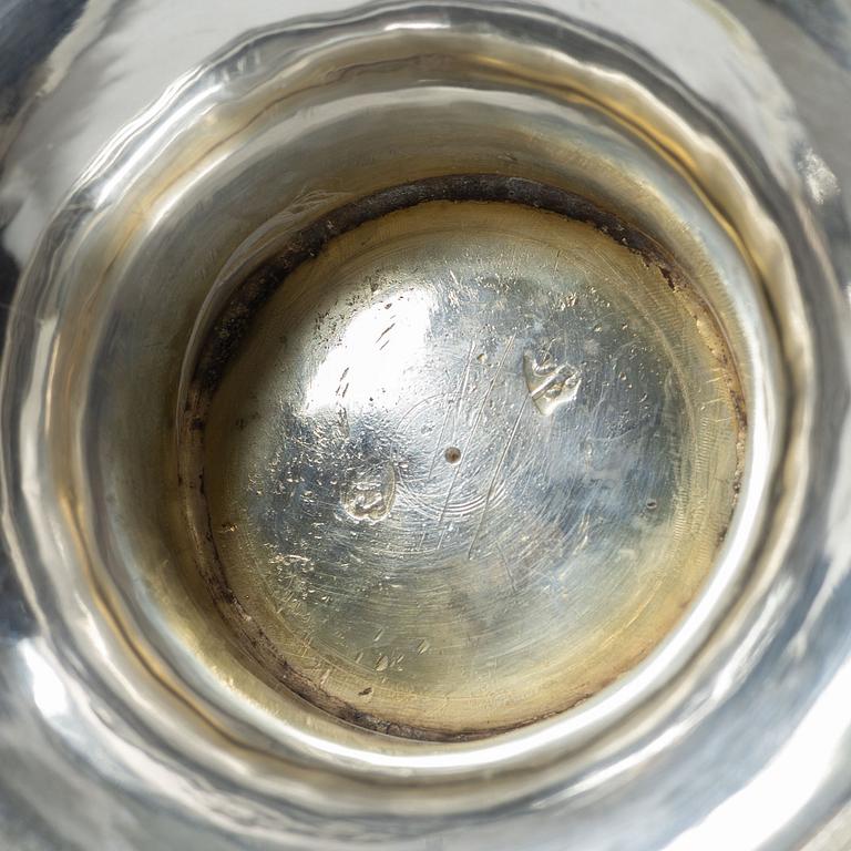 Kaffekanna, silver. Troligen Nordtyskland/Danmark, 1700-tal.