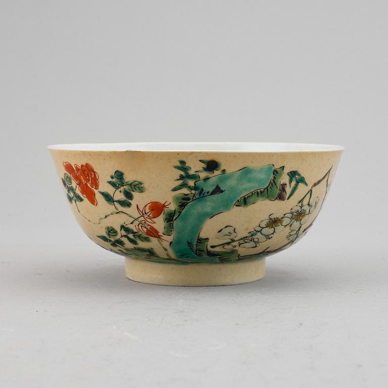 Skål, porslin. Qingdynastin, Kangxi (1662-1722).