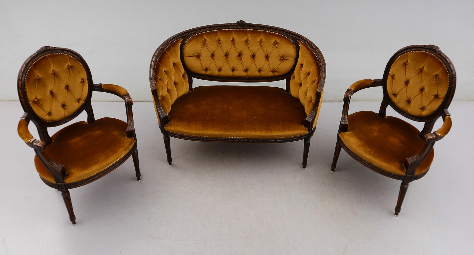 SOFFA OCH KARMSTOLAR, 1 par, gustaviansk stil, 1900-talets andra hälft.