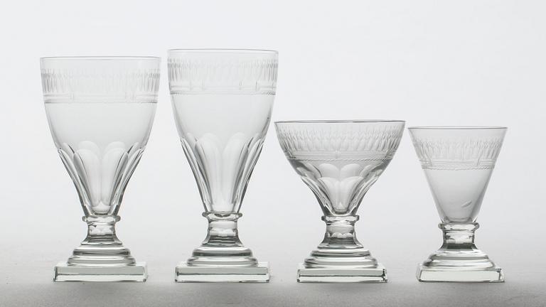 GLASSERVIS,29 delar, "Säby", design Gerda Strömberg, Strömbergshyttan, 1900-talets första del.