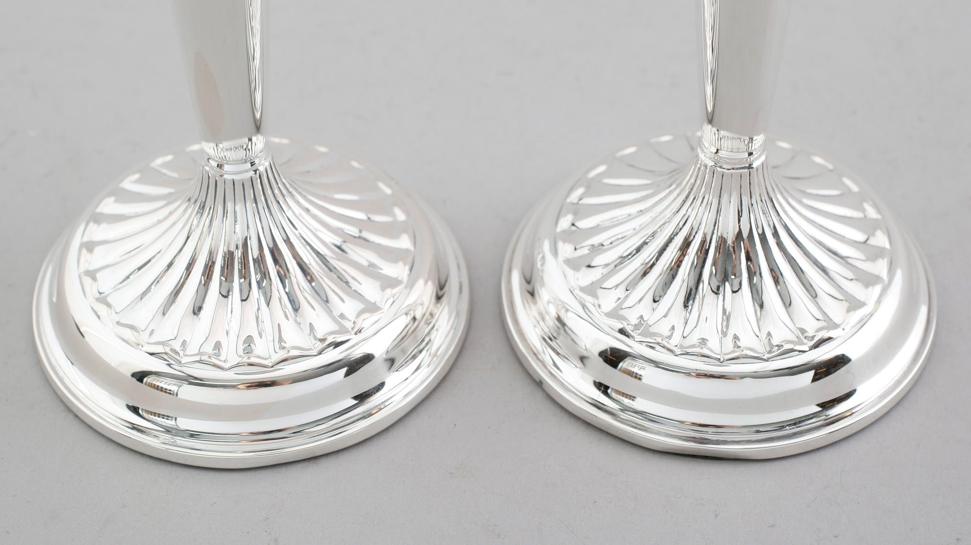 LJUSSTAKAR, 1 par, gustaviansk stil, Göteborg 1965.