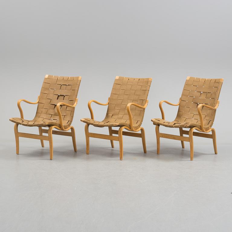 BRUNO MATHSSON, a pair of beech 'Eva' easy chairs from Firma Karl Mathsson, Värnamo, 1968.