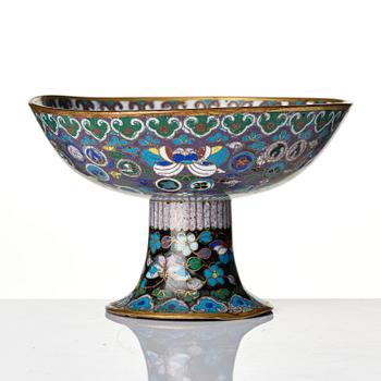 A cloisonné stem cup, Qing dynasty, 19th century.