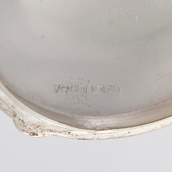 Kirsti Ilvessalo, A silver and enamel box and powder compact, Tillander Helsinki 1950–1951.