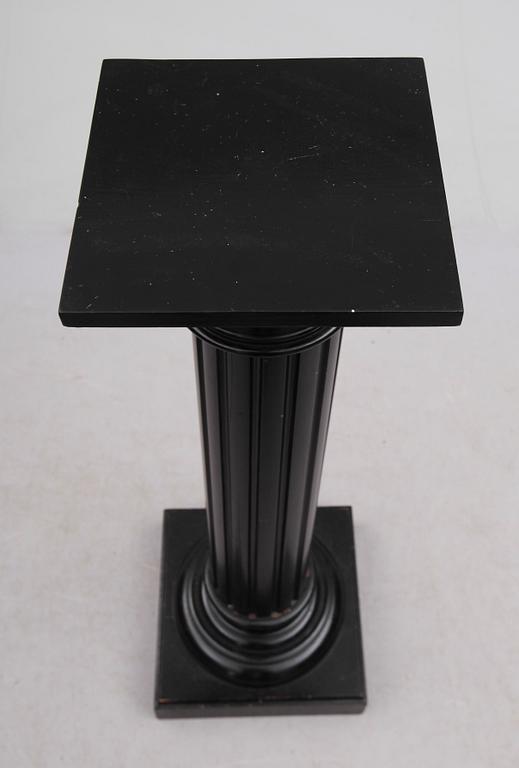 PIEDESTAL, 1900-talets första hälft.