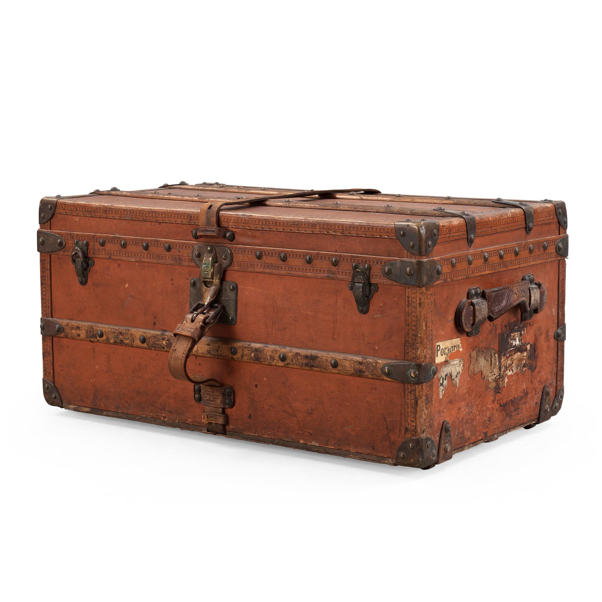 LOUIS VUITTON, a Vuittonite canvas trunk, late 19th/early 20th century.