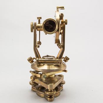 Theodolite, Newman & Guardia, London  England, 20th century first part.