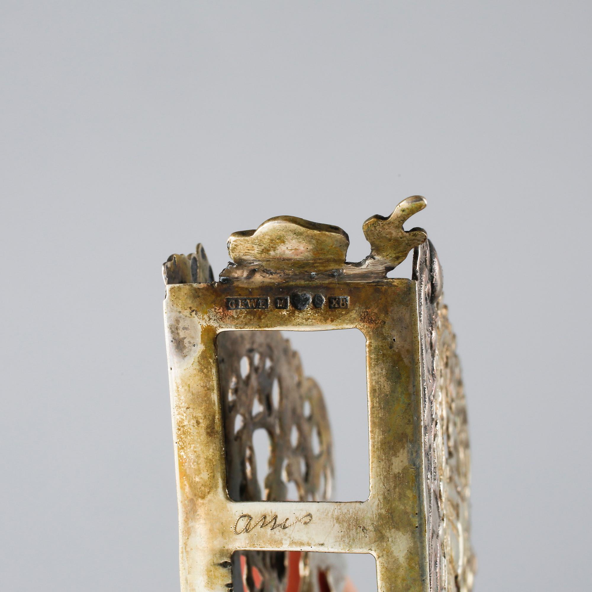 15 pieces of silver from the 19th and 20th century. Weight 684 gram.