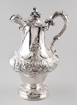 VINKANNA MED LOCK, silver, Js & Wm Marshall, Edinburgh 1846. Vikt ca 1224 g.