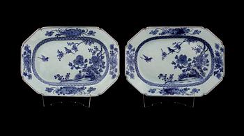 STEKFAT, ett par, porslin, Qianlong, Kina 1700-tal.