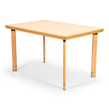 Alvar Aalto, a dining table made to order for SII in 1956.