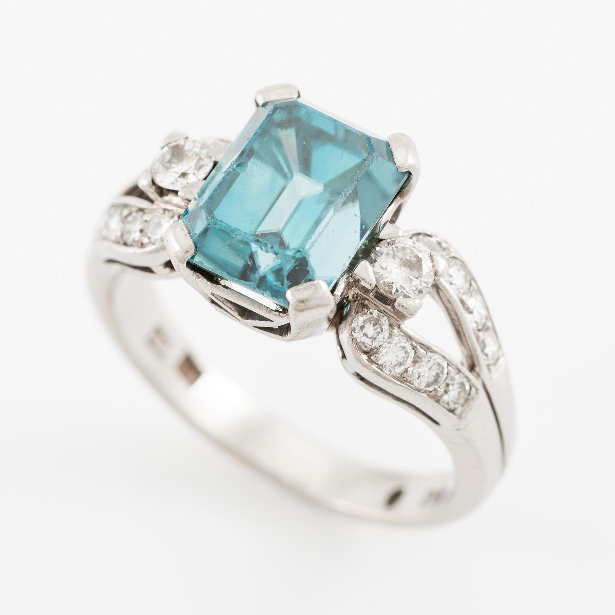 W.A. Bolin ring palladium med en zirkon och runda briljantslipade diamanter.