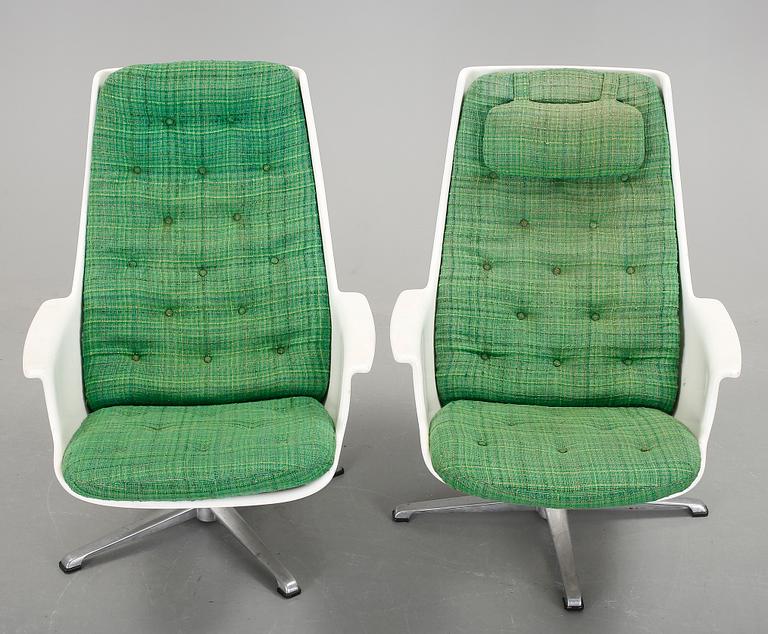 FÅTÖLJER, ett par, möjligen "Galaxy", Alf Svensson & Yngvar Sandström, Dux, 1960-tal.