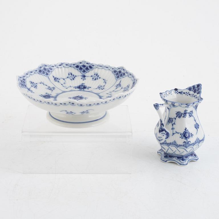 A set of 20 'Musselmalet' porcelain service parts, Royal Copenhagen, Denmark.