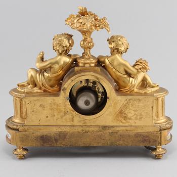 BORDSPENDYL, Louis XVI-stil, sent 1800-tal.