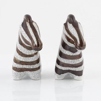 Taisto Kaasinen, a pair of stoneware figurines, Arabia, Finland.