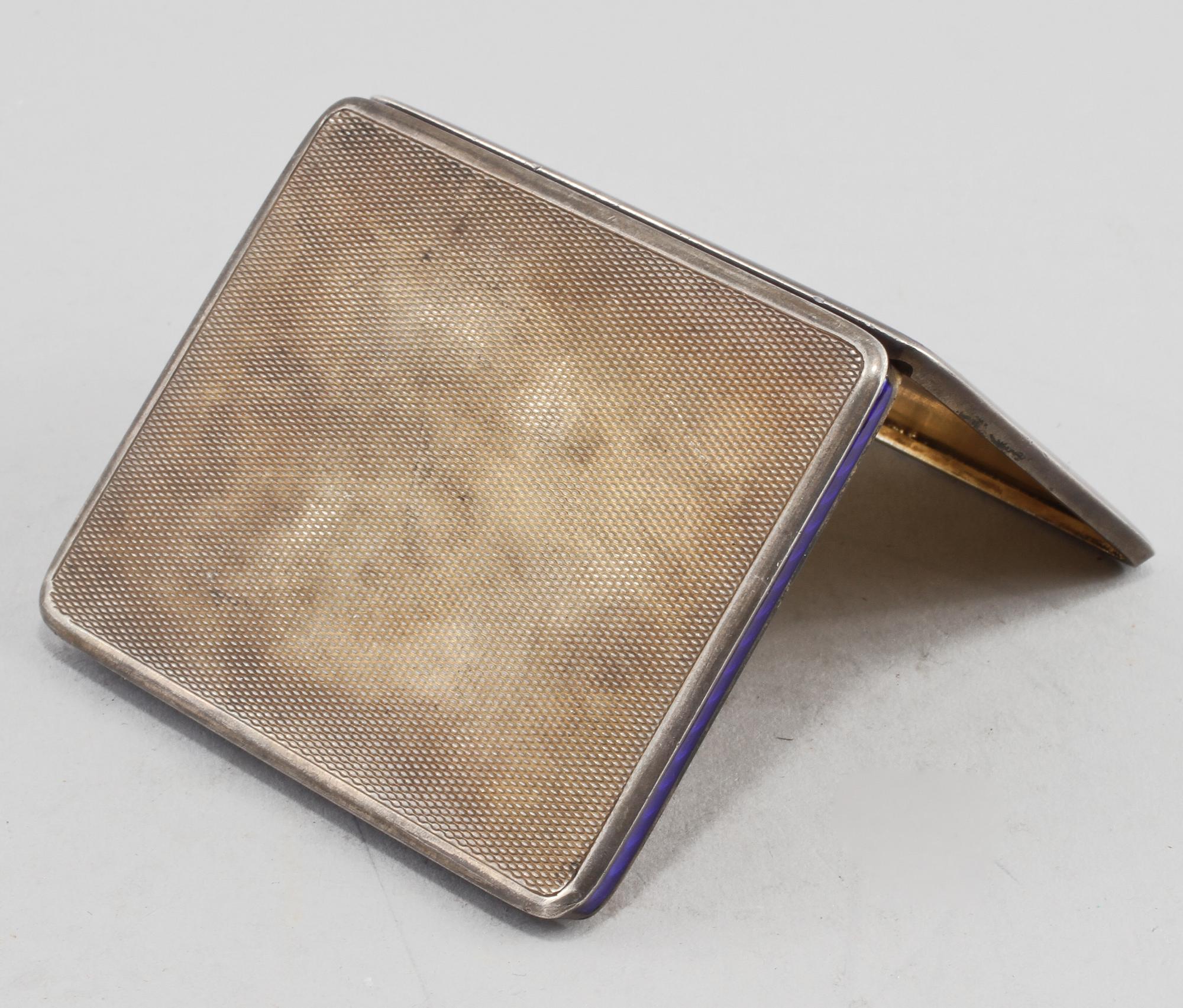 ETUI, silver samt emalj, troligen Tyskland, omkring 1900-talets mitt.