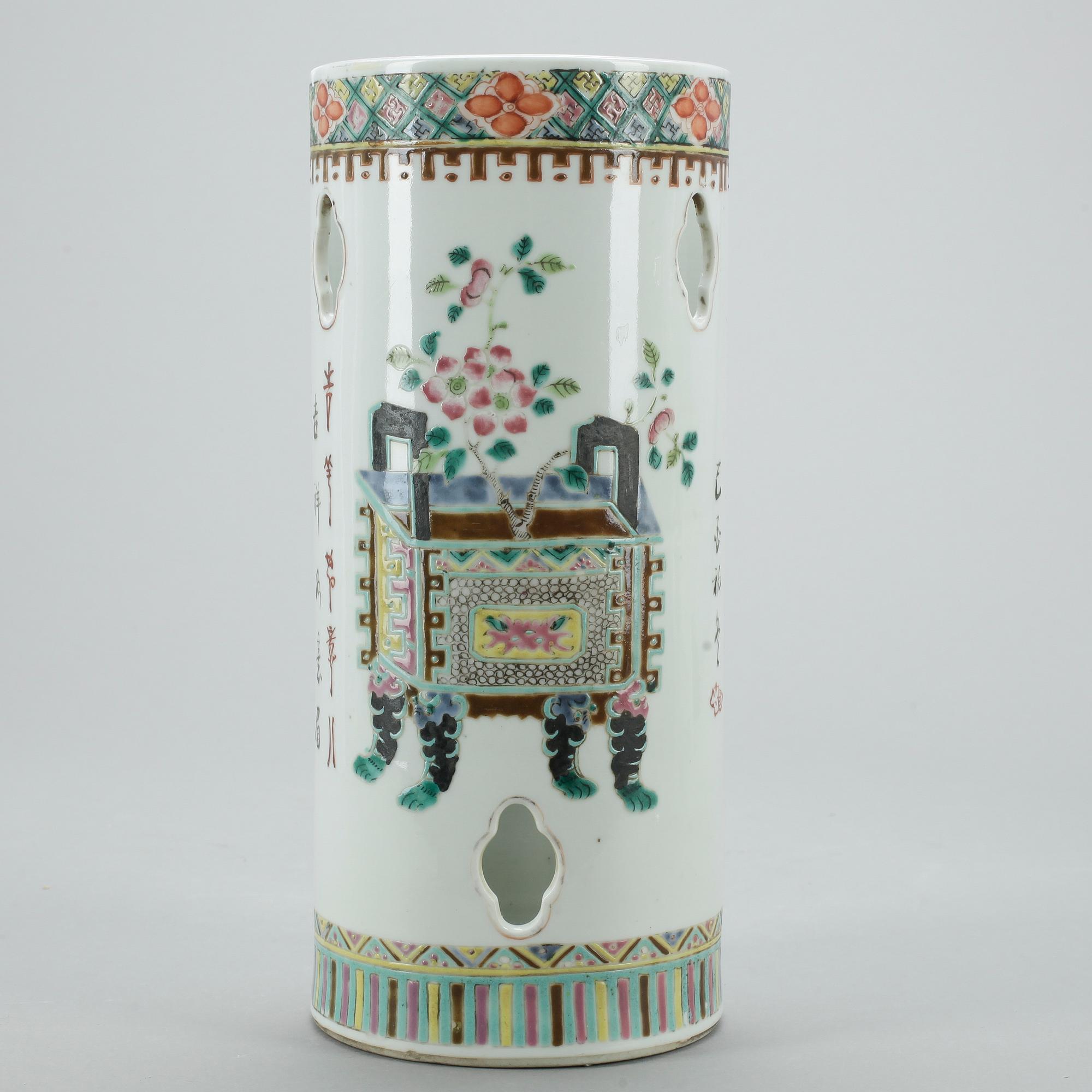 PERUKVAS, porslin, Kina, 1900-tal.