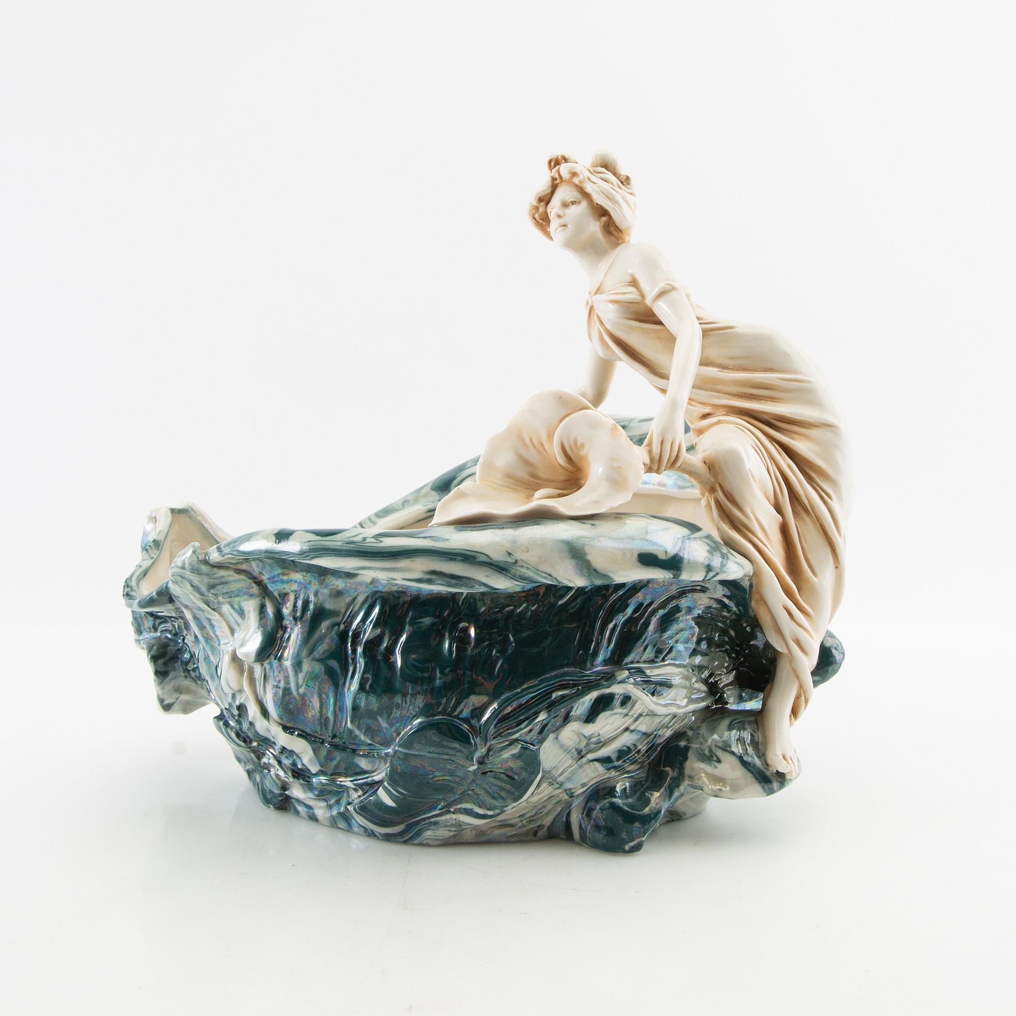 Bowl Royal Dux Bohemia early 20th century porcelain.