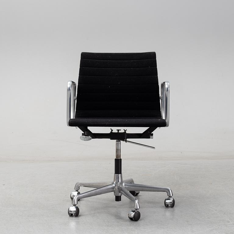 Charles & Ray Eames, 'EA 107' office chair for Herman Miller.