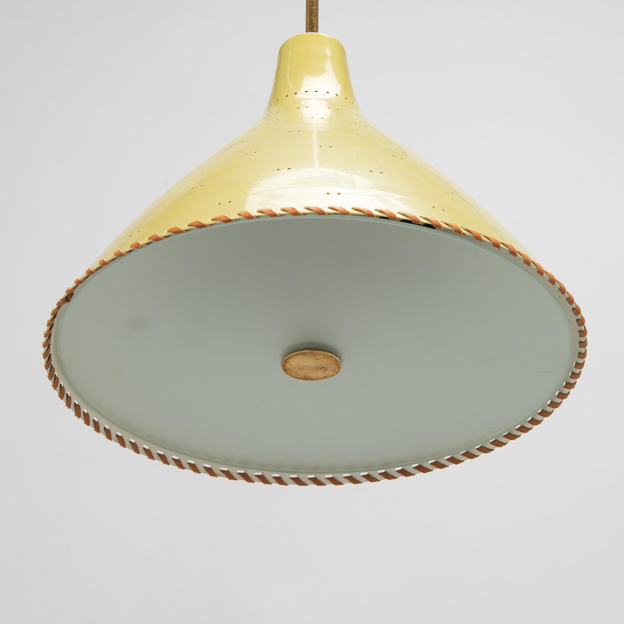 Paavo Tynell, seivävalaisin / kattovalaisain.  malli  1982N, Idman 1900-luvun puoliväli.