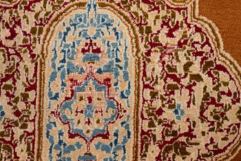 Carpet, Kerman, approx. 371 x 271 cm.