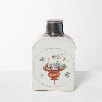 Tedosa och stekfat, kompaniporslin, Kina, Qingdynastin, 1700-tal.