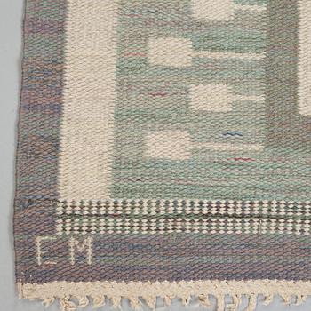 CARPET. "Flickorna i fönstret". Flat weave. 251,5 x 196,5 cm. Signed EM SH.