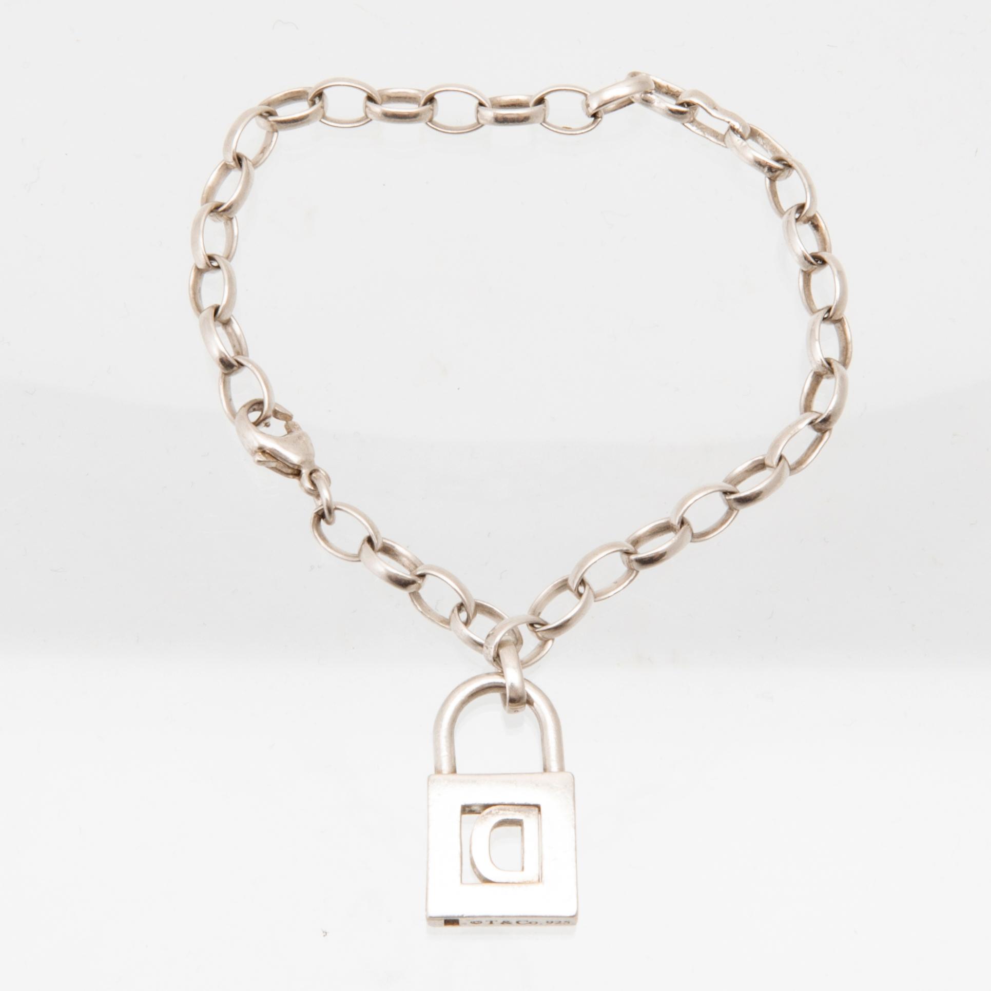 Tiffany & Co berlock silver medföljande armband.