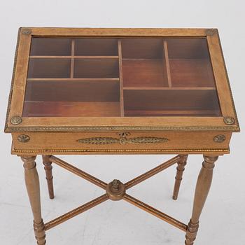 A display table, second half of the 19th century.