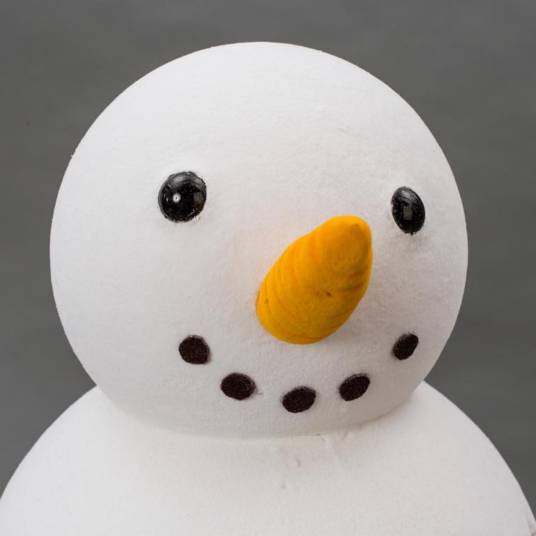 A snowman made by JoAnn Tan Studio for NK 2016.