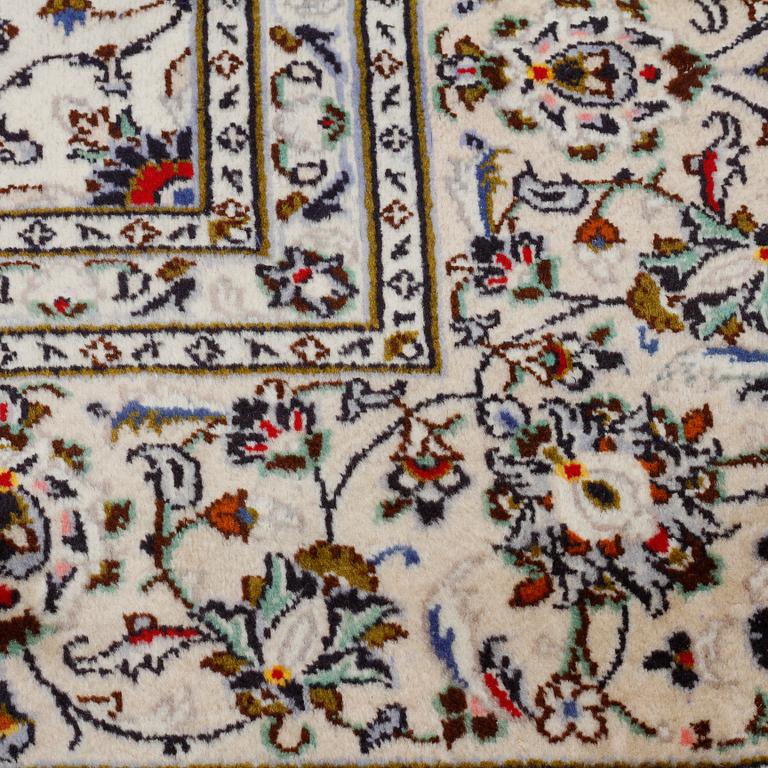 A Keshan rug, 356 x 243 cm.