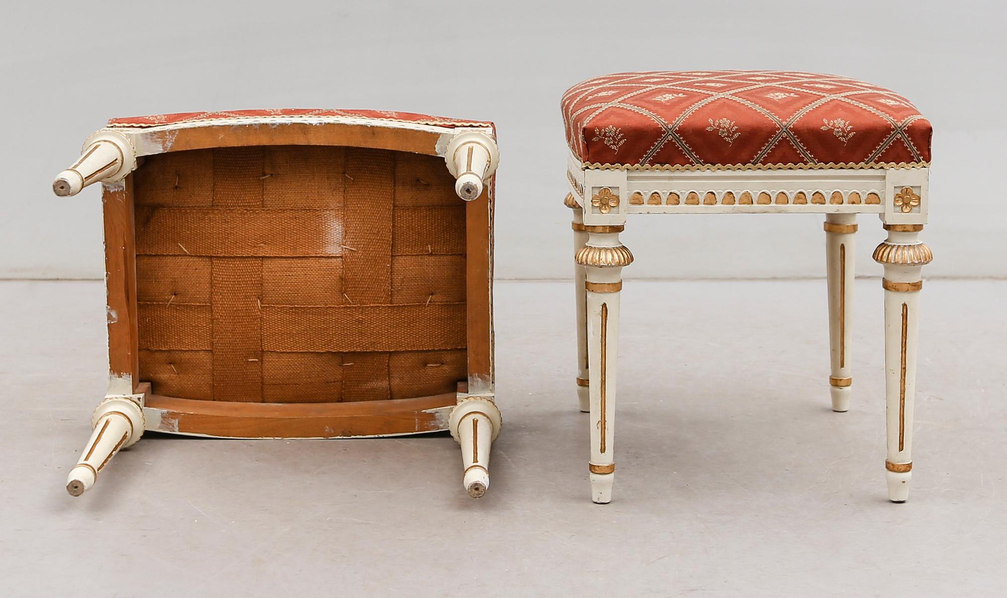TABURETTER, 1 par, gustaviansk stil, omkring år 1900.