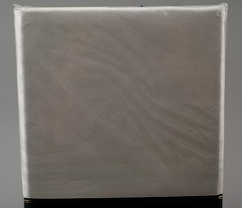 DUK, linnedamast, "Colmcille", Fergusons Irish Linen. 183 x 366 cm.