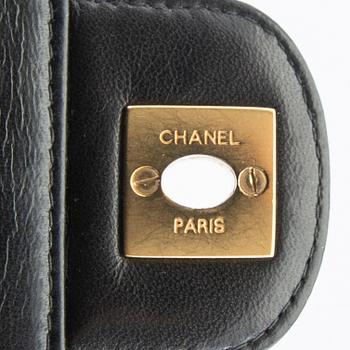 Chanel väska "Chocolate Bar East West Bag".
