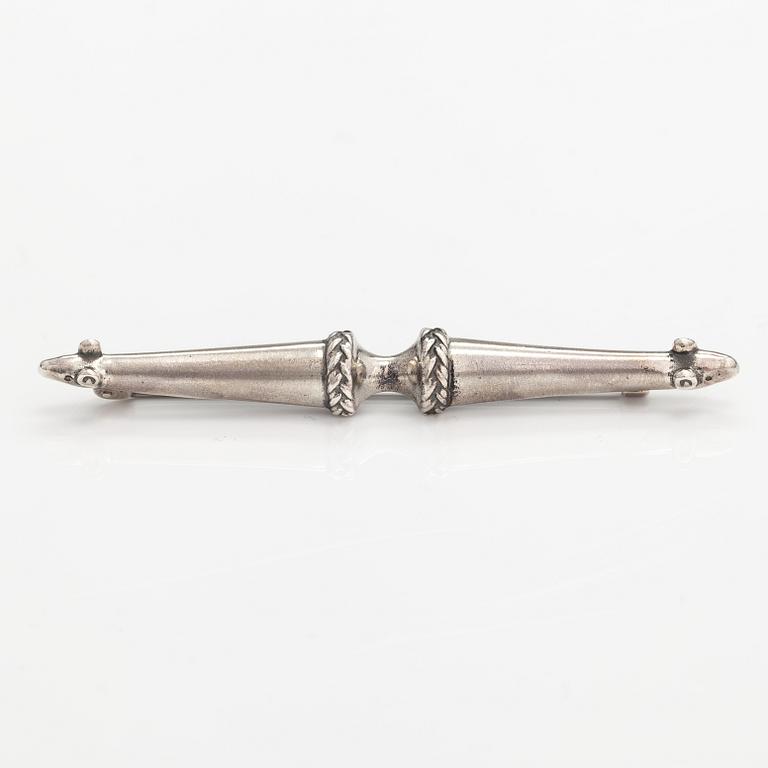 Brosch "Älghuvud", sterlingsilver. Kalevala Koru, Helsingfors.