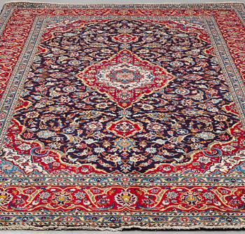 A CARPET, Kashan, ca 335 x 230 cm.