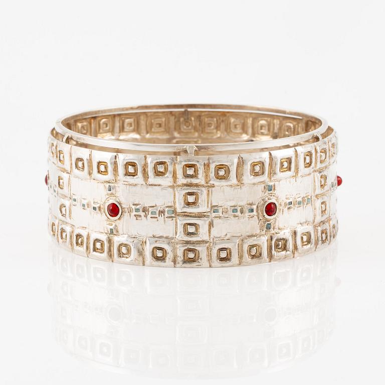 Lars Arby, a bridal crown and a hair ornament, sterling silver with glass and rutilated quartz, Gothenburg 1964 and 1960.