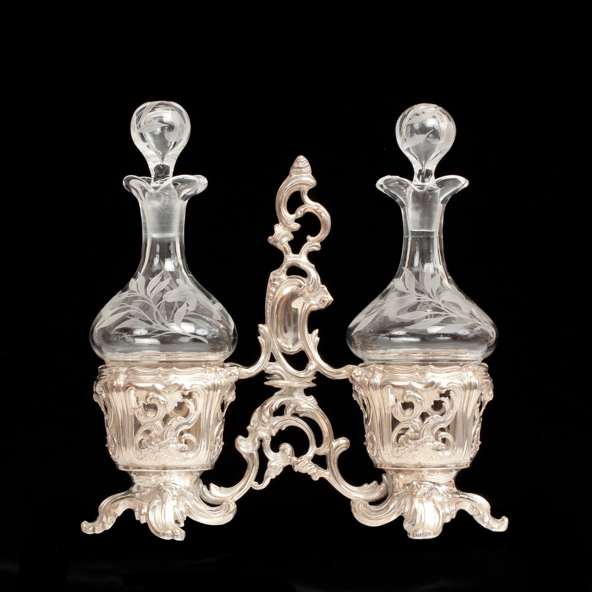 BORDSSURTOUT, silver. Frankrike, nyrokoko. 1800-tal.