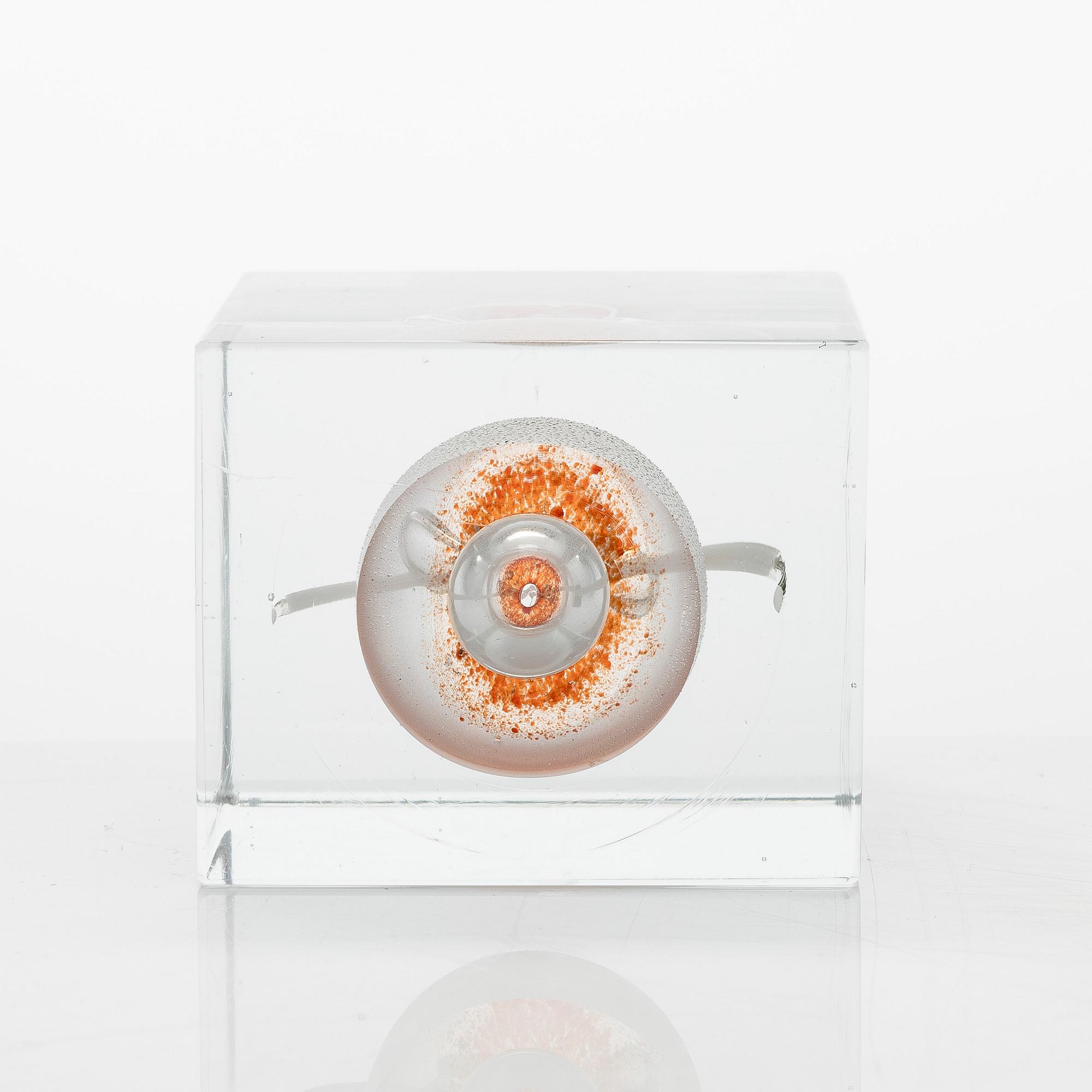 Oiva Toikka, årskub, signerad Oiva Toikka, Nuutajärvi 1985, numrerad 668/2000.