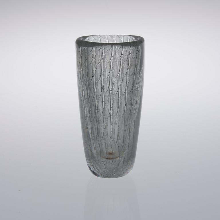 VAS, glas, "Harso KF 108", signerad K. Franck Nuutajärvi Notsjö -57.